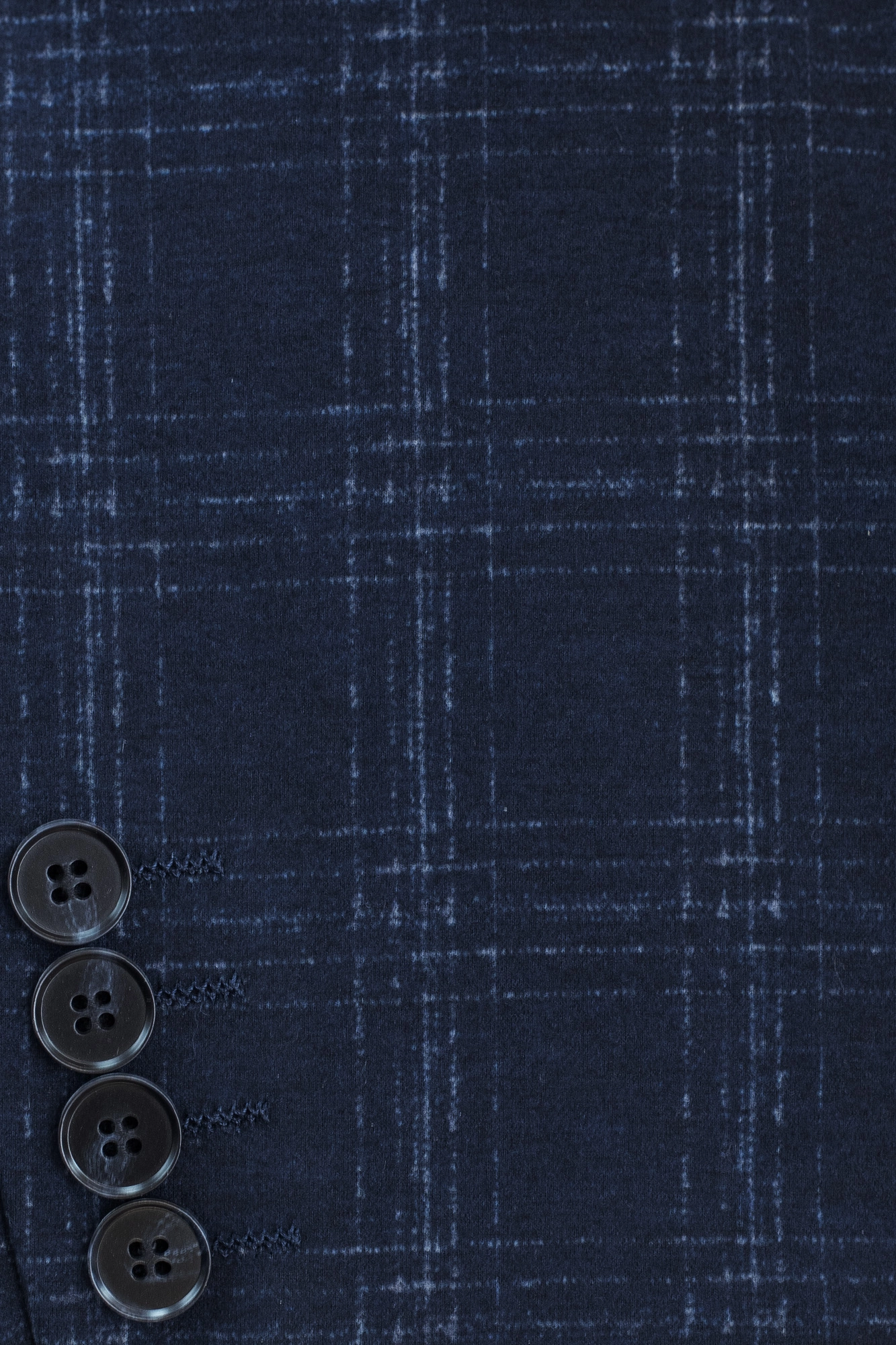 garnitur-granatowy-w--krate-zblizenie-materialu